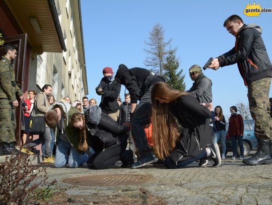 Atak na szkołę! Antyterroryści w akcji