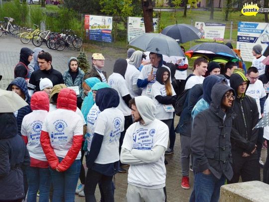 Ulewa nie przeszkodziła, pobiegli do matury. ZDJĘCIA