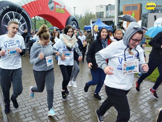 Ulewa nie przeszkodziła, pobiegli do matury. ZDJĘCIA