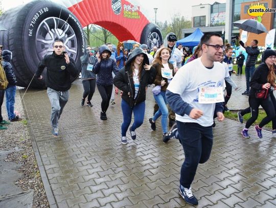 Ulewa nie przeszkodziła, pobiegli do matury. ZDJĘCIA