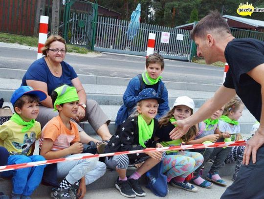 Ratowali nad stawem. ZDJĘCIA