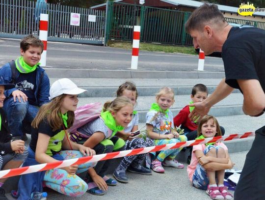 Ratowali nad stawem. ZDJĘCIA