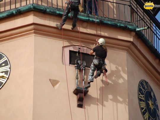 Król i Śmierć znów na wieży. Alpiniści w akcji!