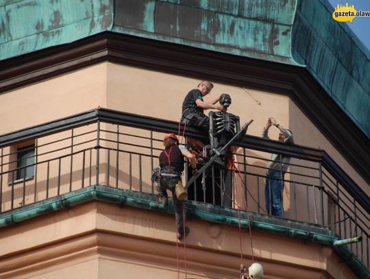 Król i Śmierć znów na wieży. Alpiniści w akcji!