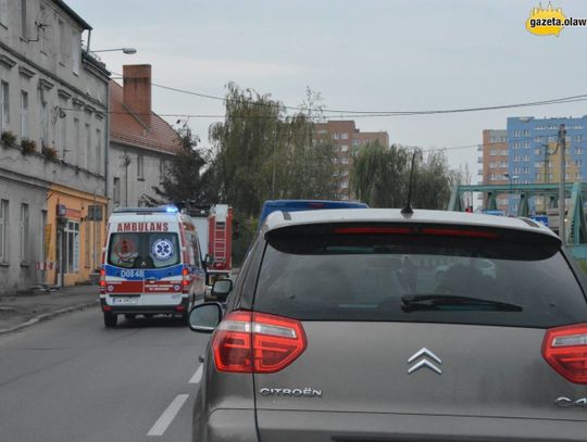 Kombajn zablokował most. Karetka nie mogła przejechać!