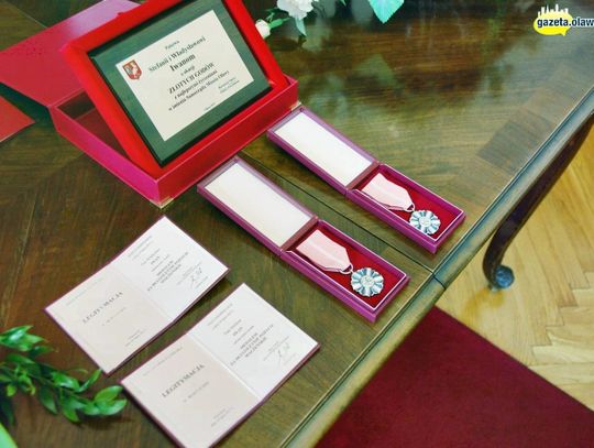 Z medalem za miłość