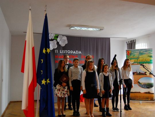 Uroczyście i patriotycznie w Domaniowie Uroczyście i patriotycznie w Domaniowie