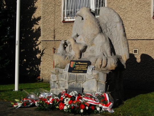 Uroczyście i patriotycznie w Domaniowie Uroczyście i patriotycznie w Domaniowie