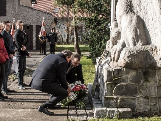 Uroczyście i patriotycznie w Domaniowie Uroczyście i patriotycznie w Domaniowie