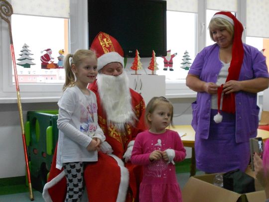 Dr Clown i św. Mikołaj - niezwykła wizyta w szpitalu Dr Clown i św. Mikołaj - niezwykła wizyta w szpitalu