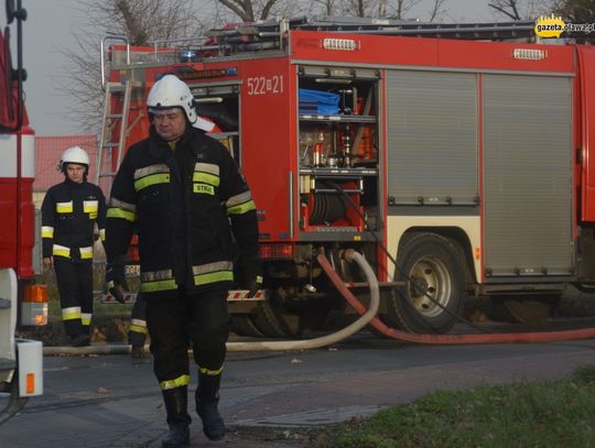 Płonie około 50 ton papieru!