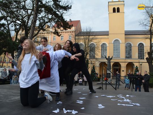 Orszak przeszedł przez Oławę."Bóg jest dla wszystkich!"