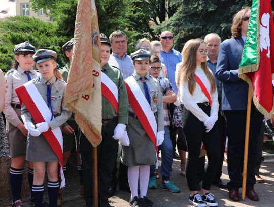 Uczcili święto Konstytucji 3 Maja i wypuścili 100 gołębi