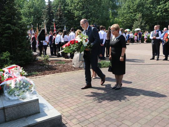 Uczcili święto Konstytucji 3 Maja i wypuścili 100 gołębi