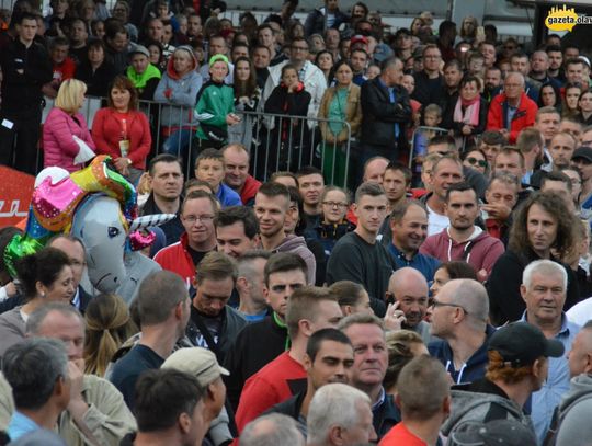 Samochód-łódka i nagroda główna dla wolontariuszki. VIDEO!