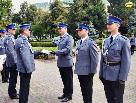 Mundur to prestiż i wielki obowiązek. Kto awansował, a kto dostał nagrodę?