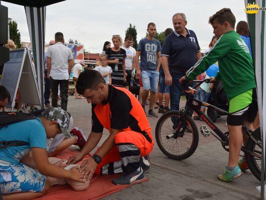 Broń, samochody wojskowe i grochówka. Tak było w Jelczu-Laskowicach