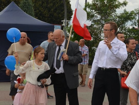 Broń, samochody wojskowe i grochówka. Tak było w Jelczu-Laskowicach