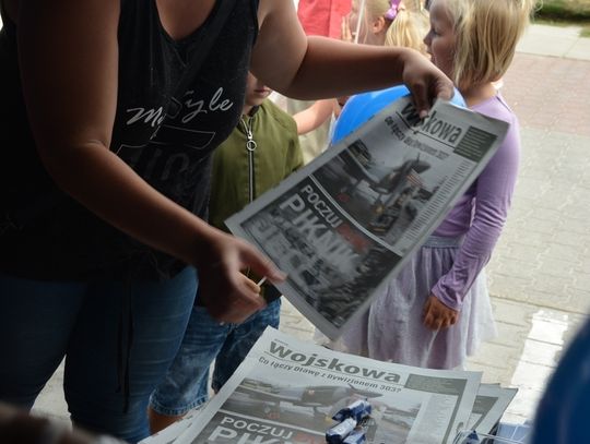 Broń, samochody wojskowe i grochówka. Tak było w Jelczu-Laskowicach