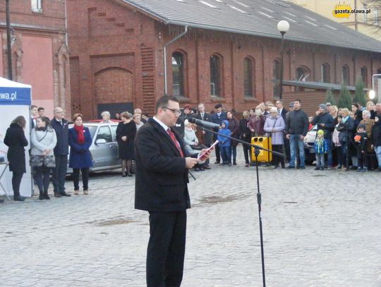 Tanecznym krokiem w stulecie