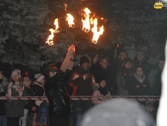 Oni wylicytowali Ławeczkę Dobrych Serc! Kto malucha? ZDJĘCIA