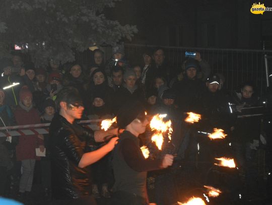 Oni wylicytowali Ławeczkę Dobrych Serc! Kto malucha? ZDJĘCIA