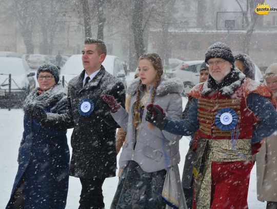 Takiego poloneza jeszcze nie było! Jak z "Krainy lodu"