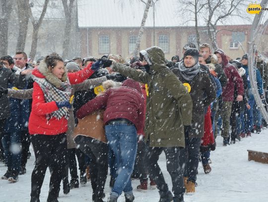 Takiego poloneza jeszcze nie było! Jak z "Krainy lodu"