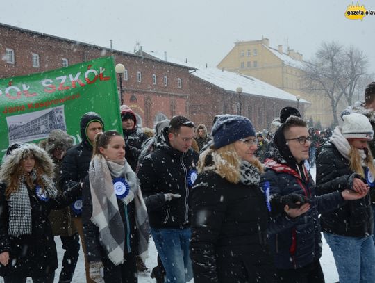 Takiego poloneza jeszcze nie było! Jak z "Krainy lodu"