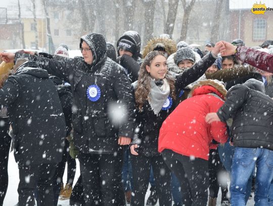 Takiego poloneza jeszcze nie było! Jak z "Krainy lodu"