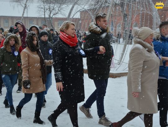 Takiego poloneza jeszcze nie było! Jak z "Krainy lodu"