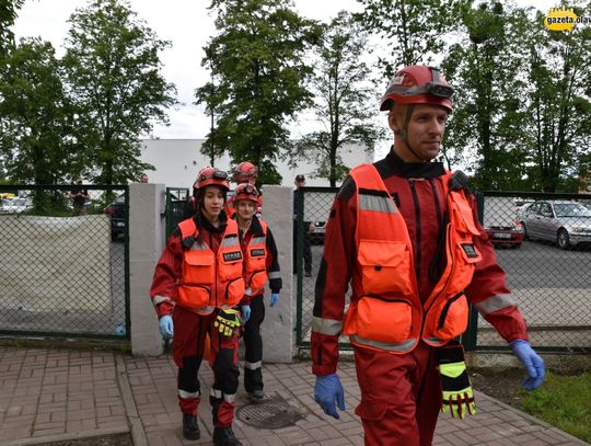 Strzały, strach, helikoptery i walka o życie. ZDJĘCIA