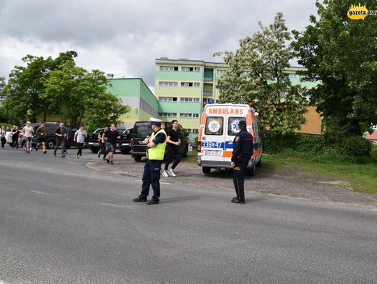 Strzały, strach, helikoptery i walka o życie. ZDJĘCIA