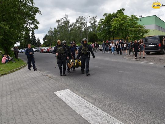 Strzały, strach, helikoptery i walka o życie. ZDJĘCIA