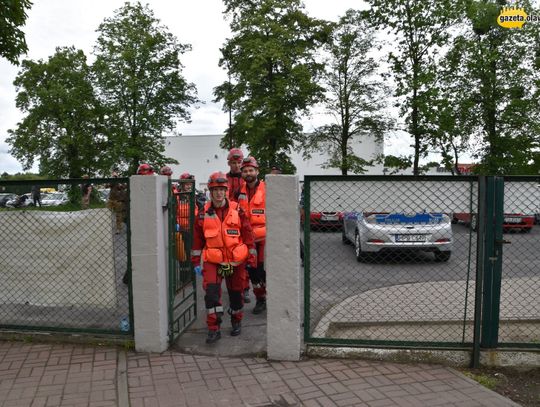 Strzały, strach, helikoptery i walka o życie. ZDJĘCIA