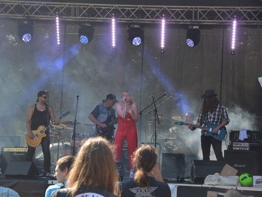 Pomagają, jeżdżą na motocyklach i bawią się. ZDJĘCIA