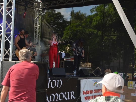 Pomagają, jeżdżą na motocyklach i bawią się. ZDJĘCIA