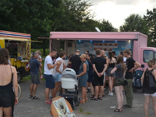 Najszybciej zjadł burgera! Kto ostrą pizzę?