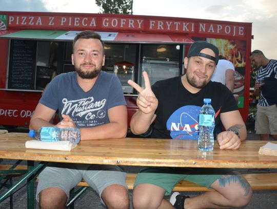 Najszybciej zjadł burgera! Kto ostrą pizzę?