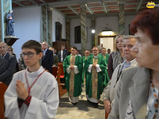 Honor, męstwo i duma - oławska policja ma sztandar. ZDJĘCIA