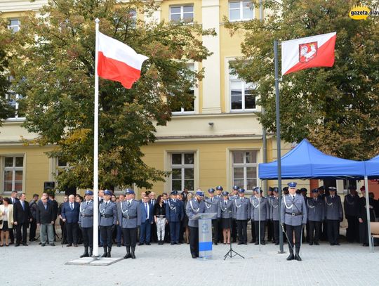 Honor, męstwo i duma - oławska policja ma sztandar. ZDJĘCIA