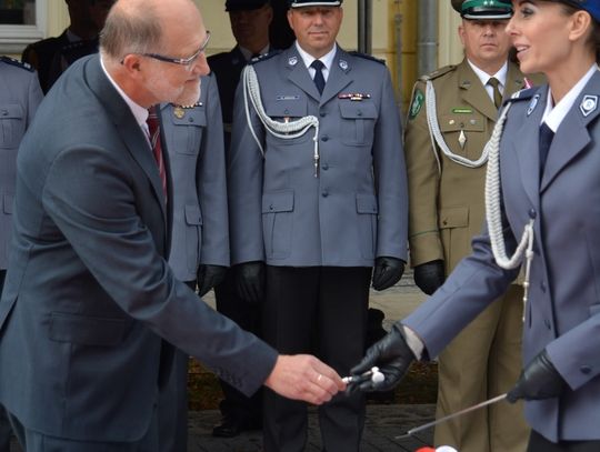 Honor, męstwo i duma - oławska policja ma sztandar. ZDJĘCIA