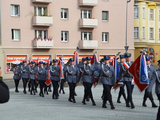 Honor, męstwo i duma - oławska policja ma sztandar. ZDJĘCIA