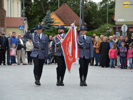 Honor, męstwo i duma - oławska policja ma sztandar. ZDJĘCIA