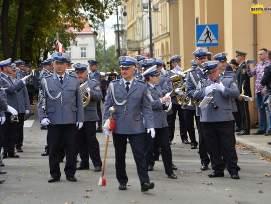 Honor, męstwo i duma - oławska policja ma sztandar. ZDJĘCIA