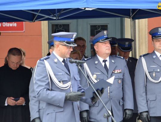 Honor, męstwo i duma - oławska policja ma sztandar. ZDJĘCIA