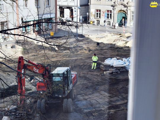 Rynek już bez świerków. ZDJĘCIA