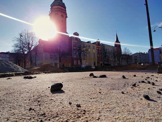 Rynek już bez świerków. ZDJĘCIA