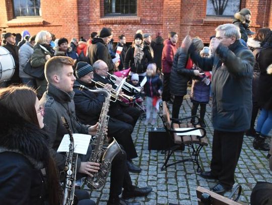 Wspólnie śpiewali Niepodległej (GALERIA)