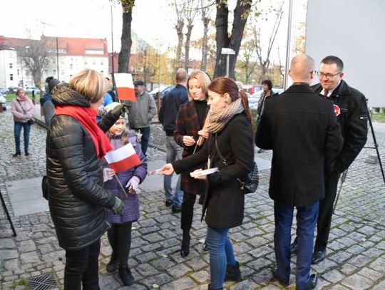 Wspólnie śpiewali Niepodległej (GALERIA)